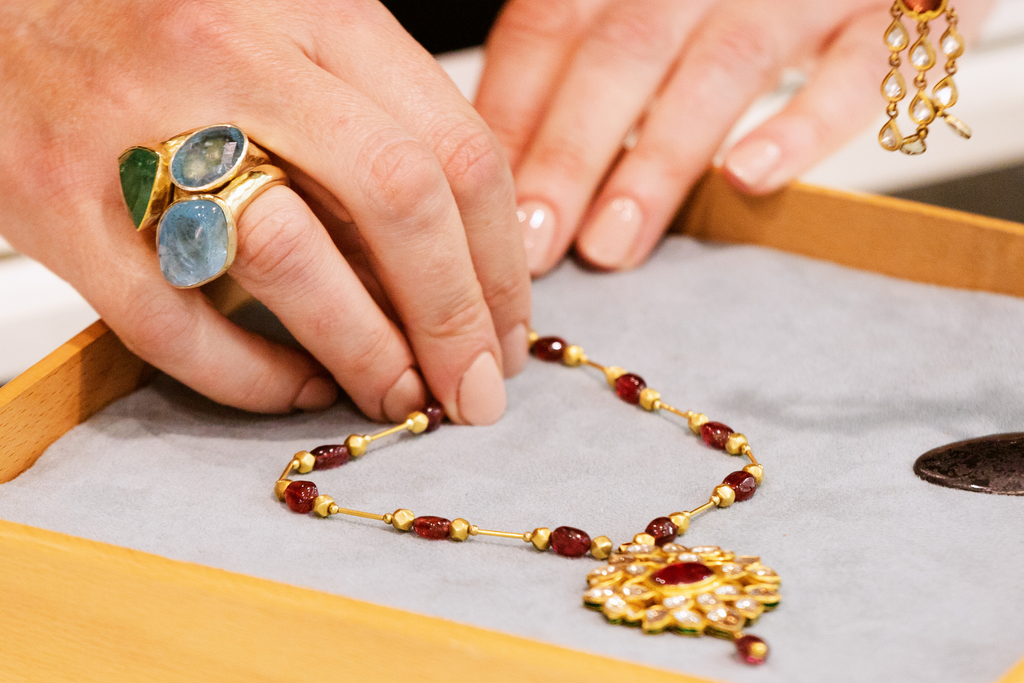 The Pomegranate Guide To Choosing A Special Piece Of Jewellery