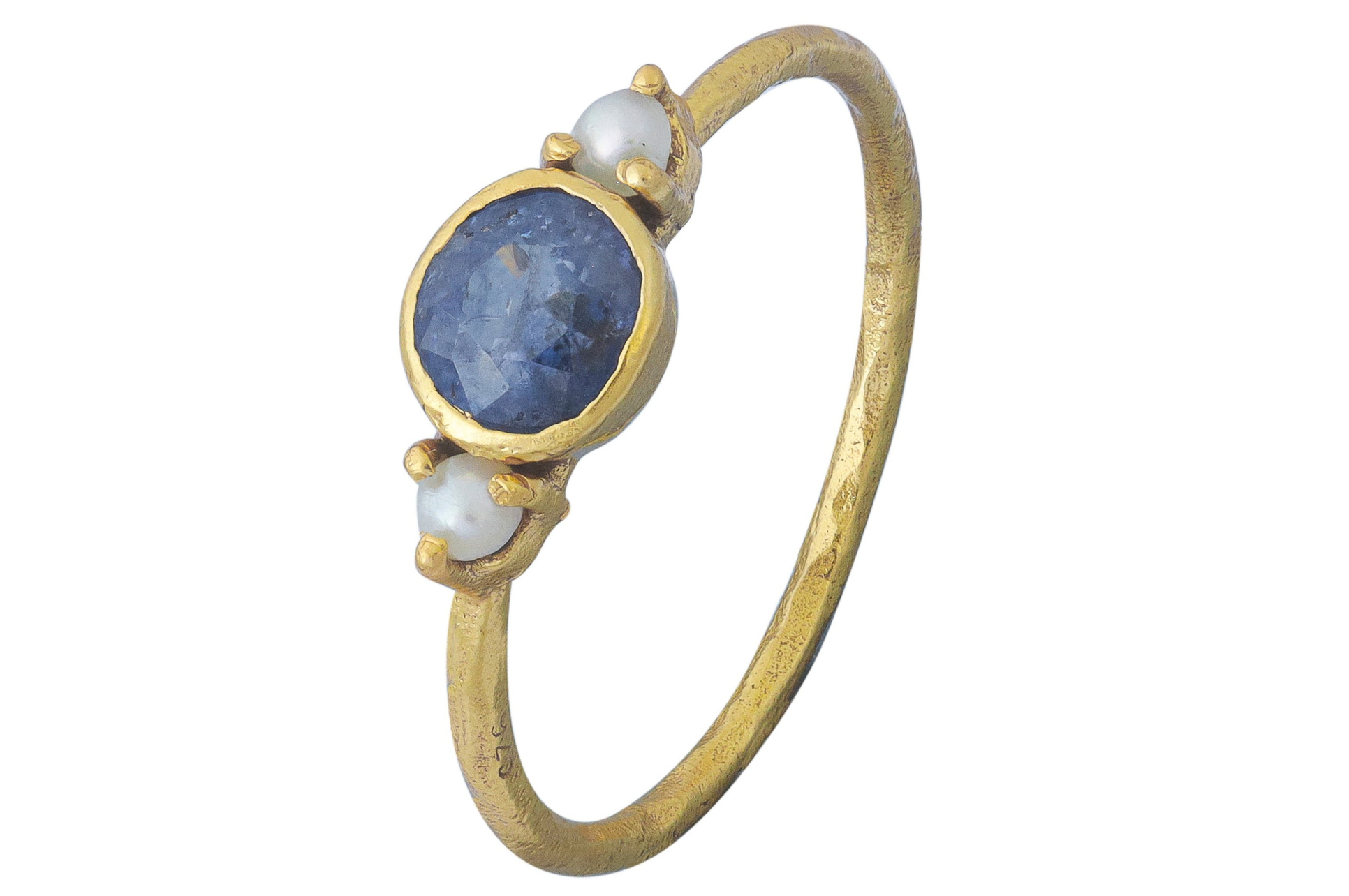 Alwar Pearl & Blue Sapphire Ring