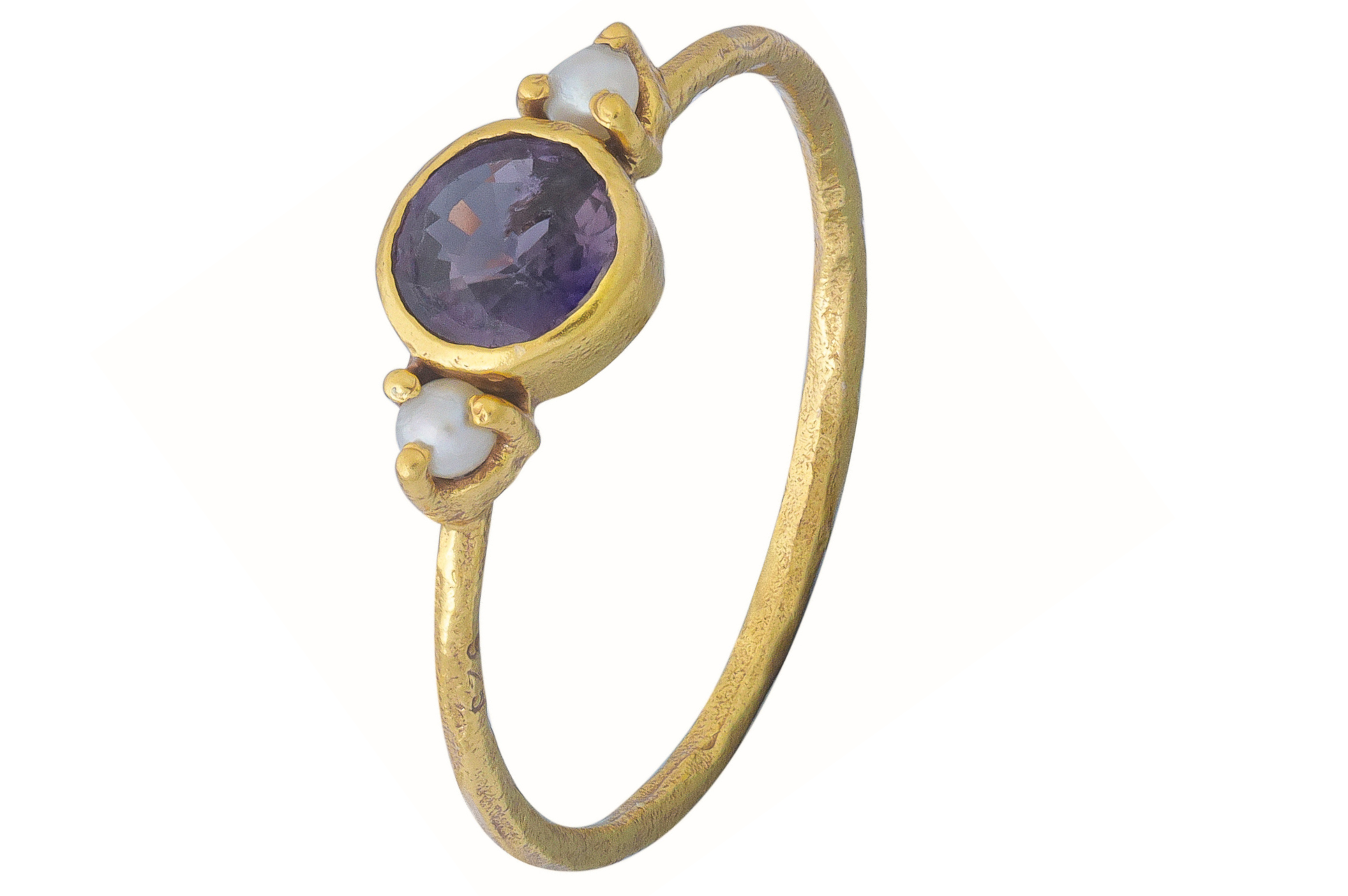 Alwar Pearl & Purple Sapphire Ring