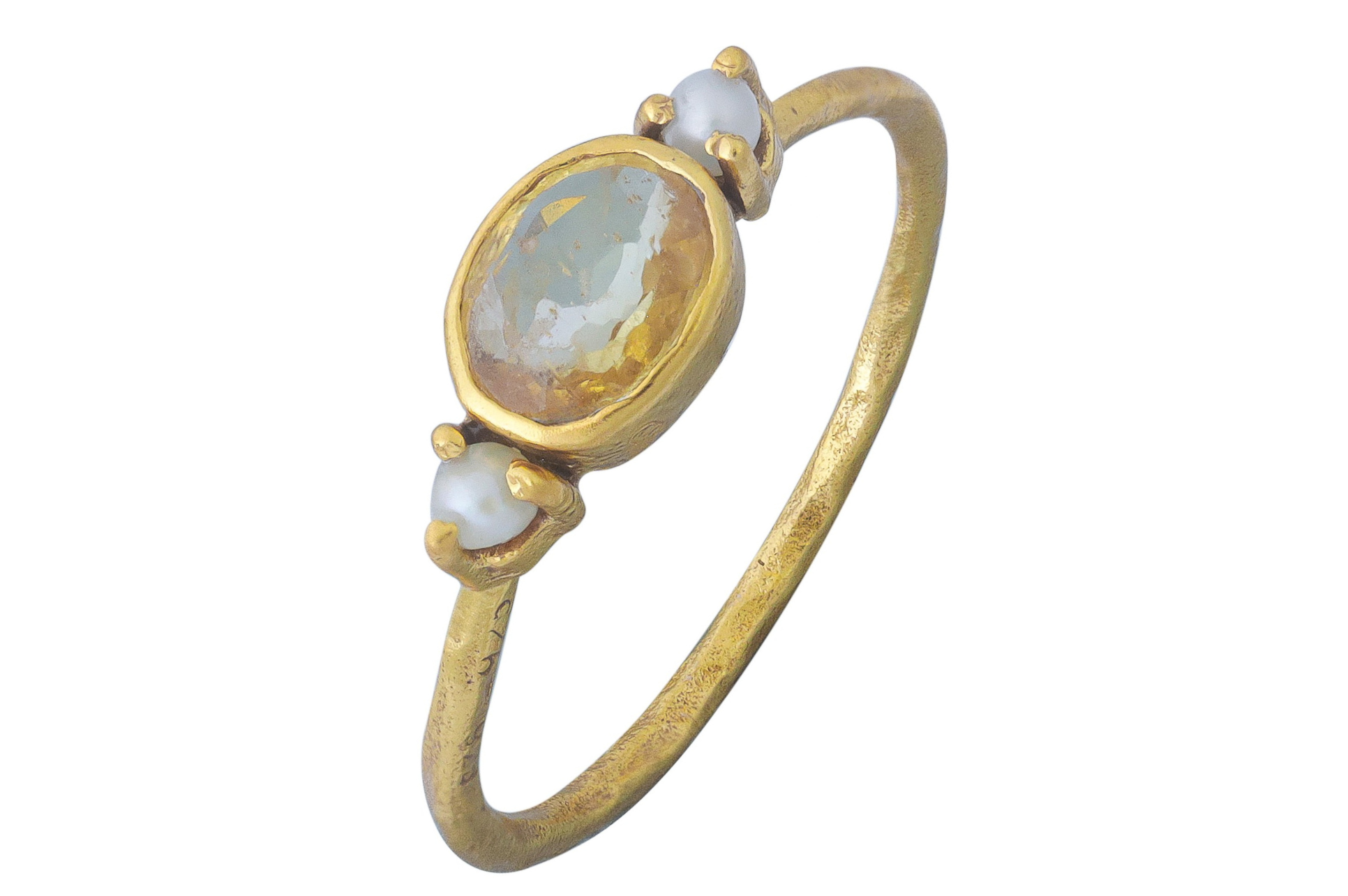 Alwar Pearl & Yellow Sapphire Ring