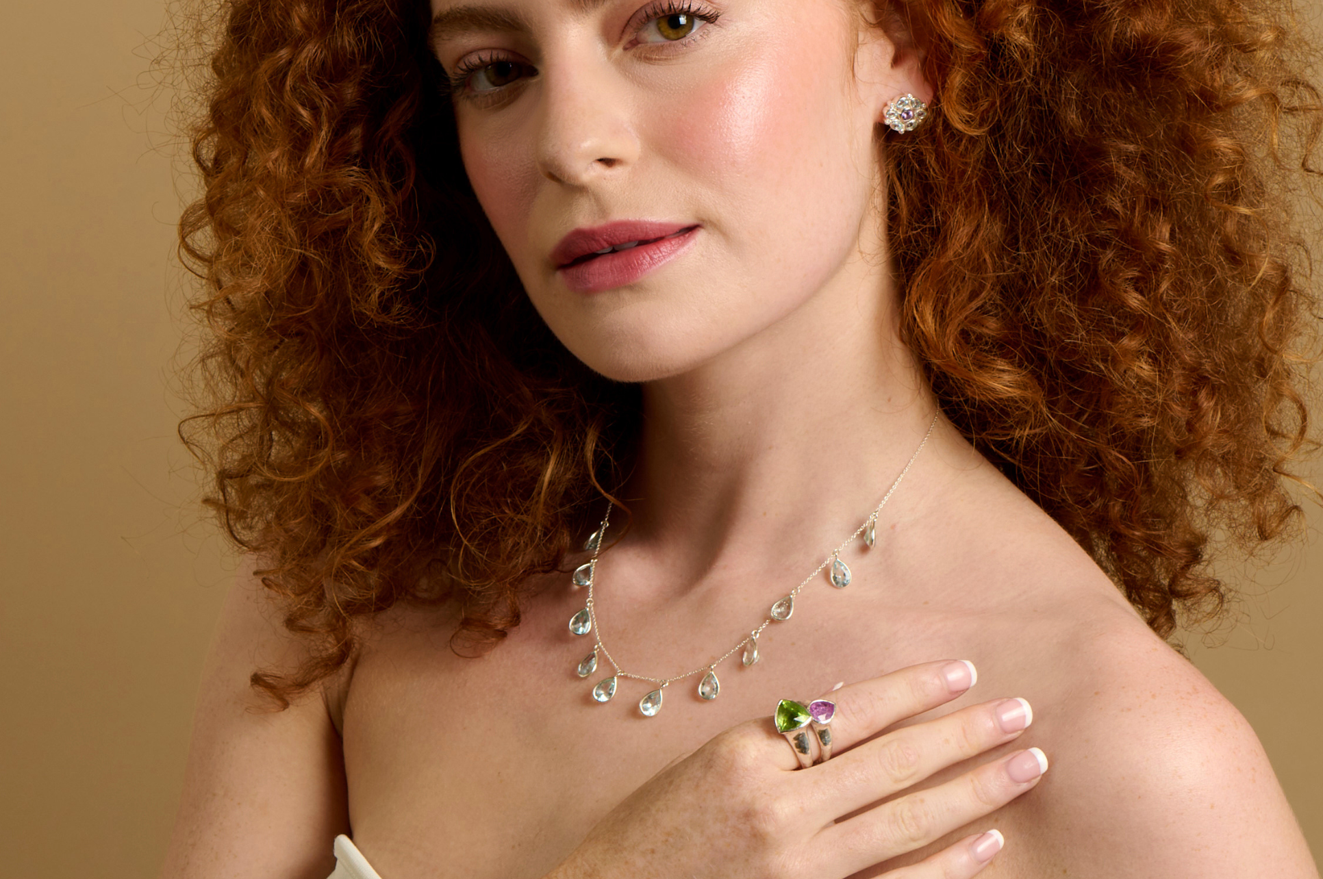 India Trillion Peridot Gemstone Ring